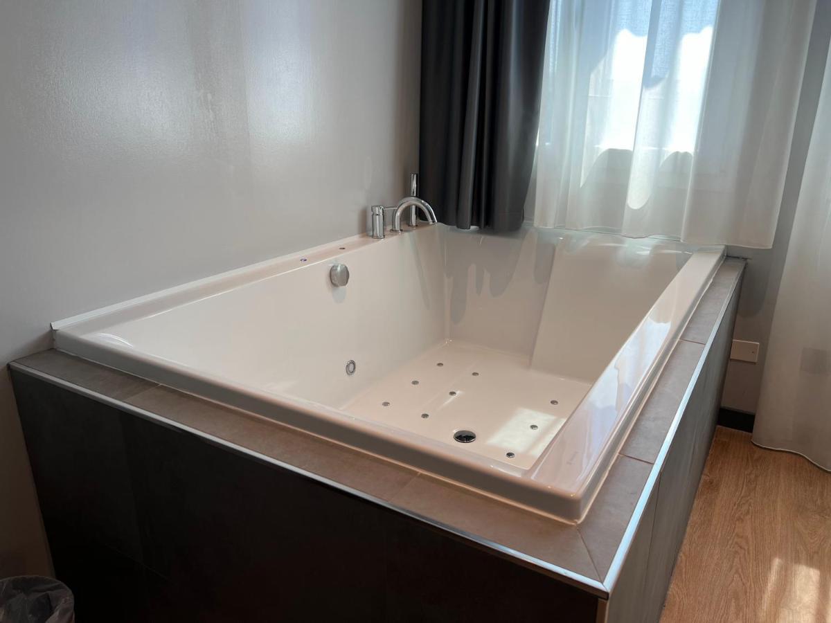 Hotel Leonessa Brescia Eksteriør bilde